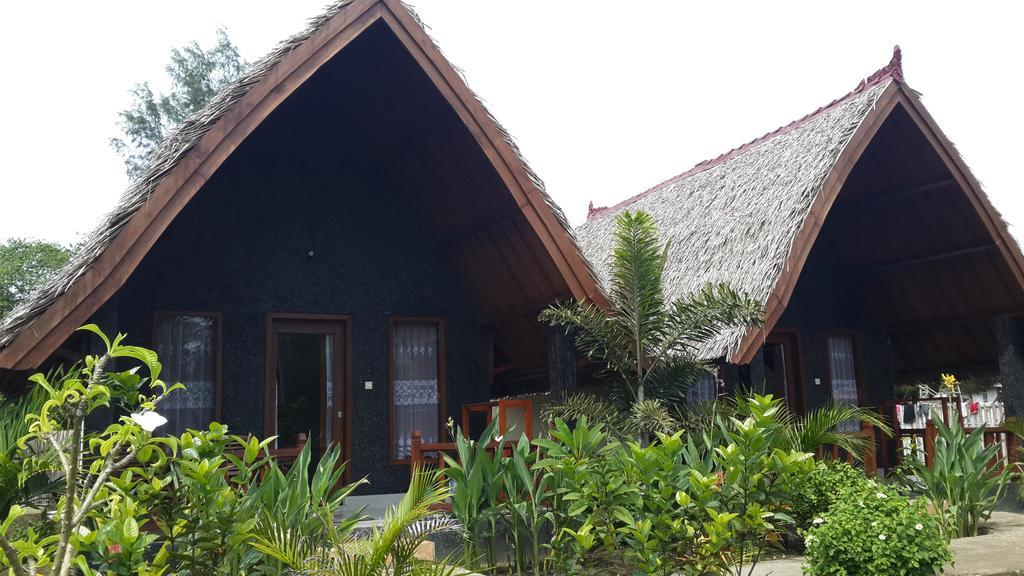 Hotel Rose Bungalow Pemenang Exteriér fotografie