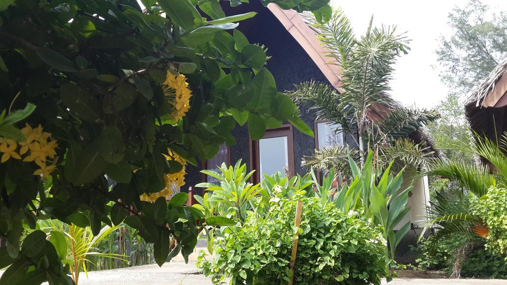 Hotel Rose Bungalow Pemenang Exteriér fotografie