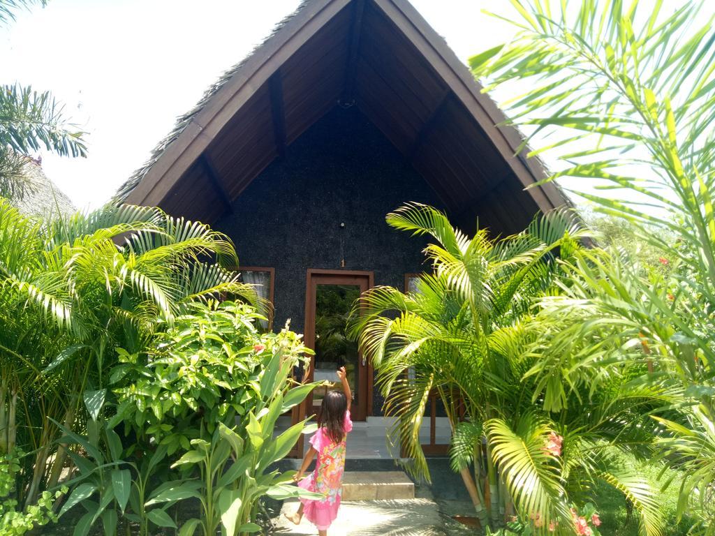 Hotel Rose Bungalow Pemenang Exteriér fotografie